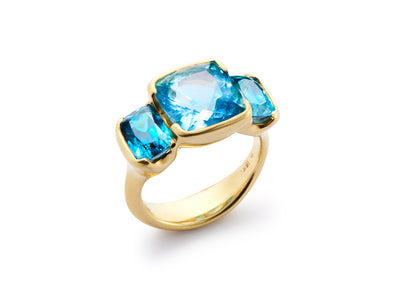 Aquamarine with Two Fine Blue Zircons set in 18kt Gold