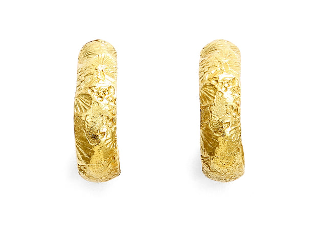 Domed Seascape Hoop Earrings in 18kt Gold