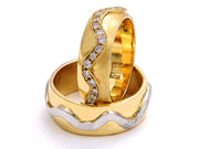 Wave Wedding Band in 18kt Gold with Diamonds