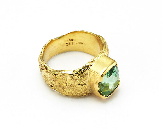 Mint Tourmaline set in 18kt Gold Seascape Band