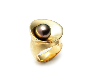 Pearl Noir  Black Tahitian Pearl set in 18kt Gold