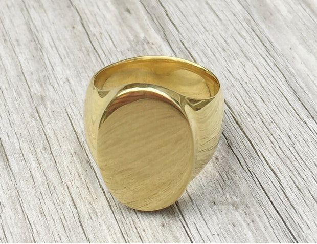 The Scott Signet Ring in 18kt Gold