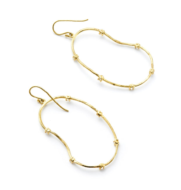 Oyster Earrings with Diamonds set in 18kt Gold