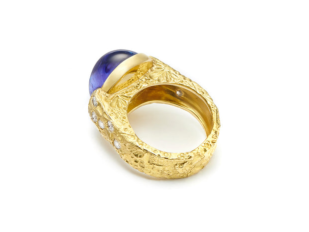 Oval Cabochon Tanzanite in 18kt Gold Textured Band with Diamonds