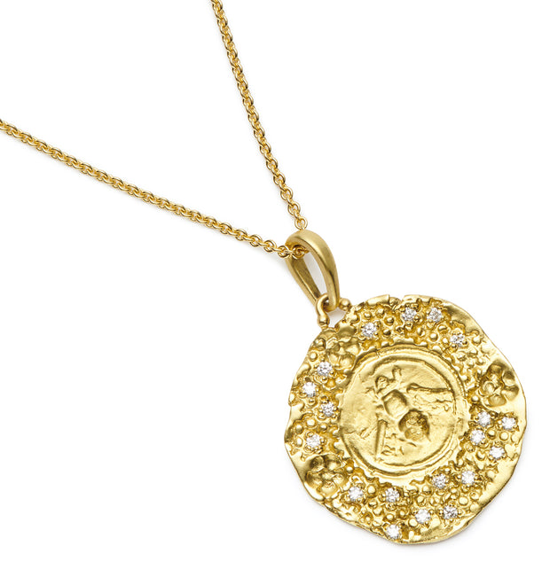 The Busy Bee Pendant in 18kt Yellow Gold with Diamond Brilliants