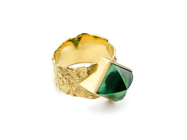 Sugarloaf Cut Green Tourmaline set in 18kt Gold Seascape Wrap Band