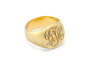 The D Signet Ring in 18kt Gold