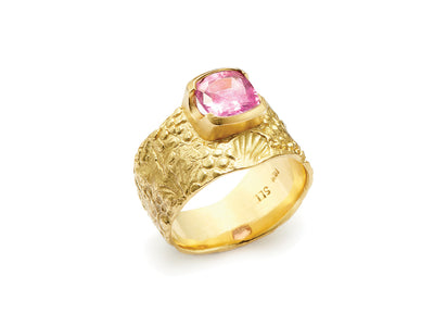 Pink Sapphire set in 18kt Gold Seascape Band