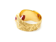 Pink Sapphire set in 18kt Gold Seascape Band