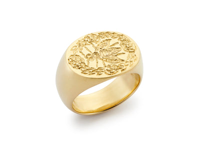 Ashley Signet Ring engraved with Bee and Flowers